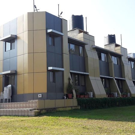 Savshanti Lake Resort Saputara Exteriör bild