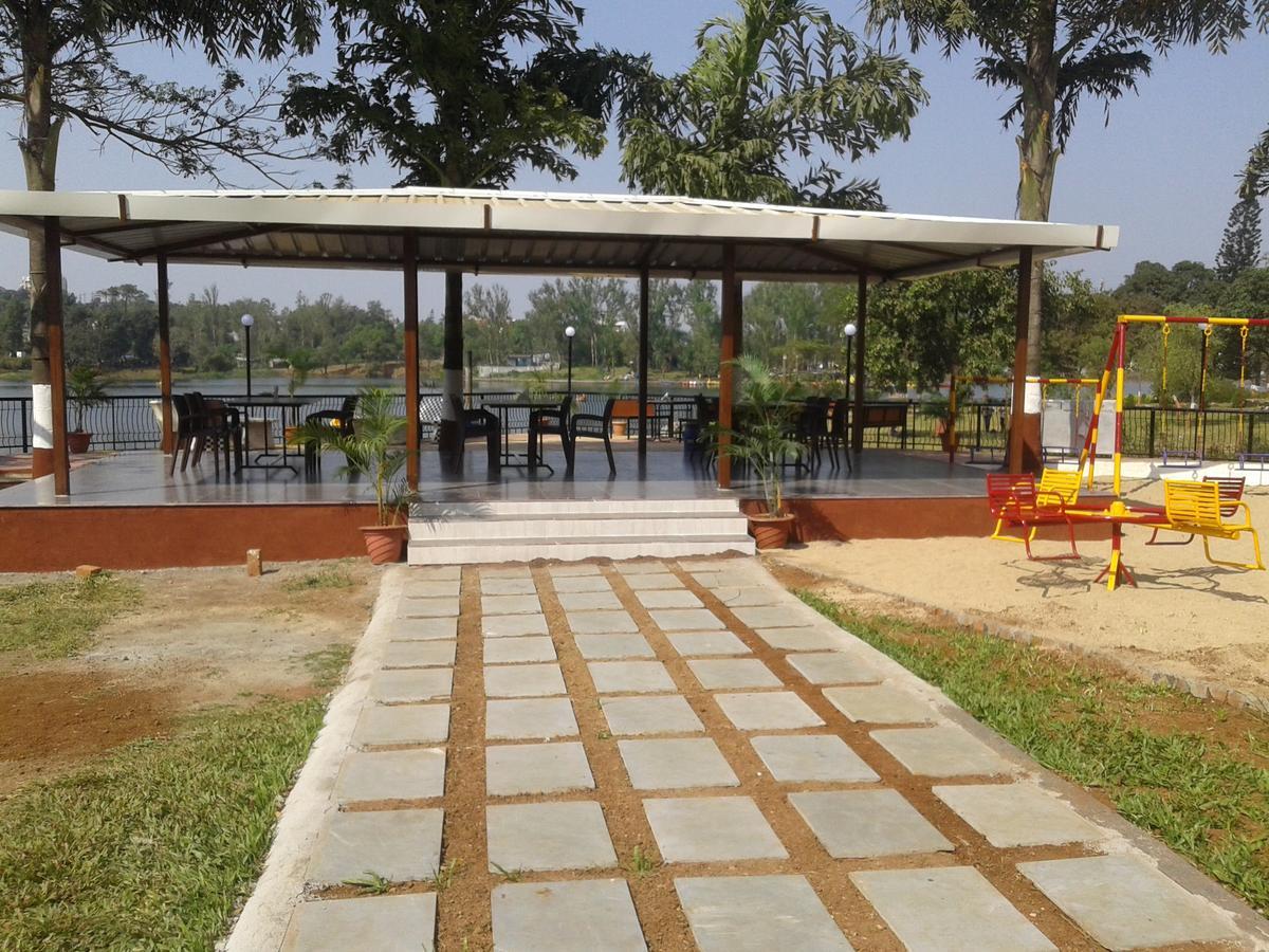 Savshanti Lake Resort Saputara Exteriör bild