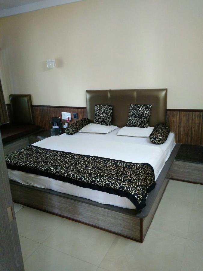 Savshanti Lake Resort Saputara Exteriör bild