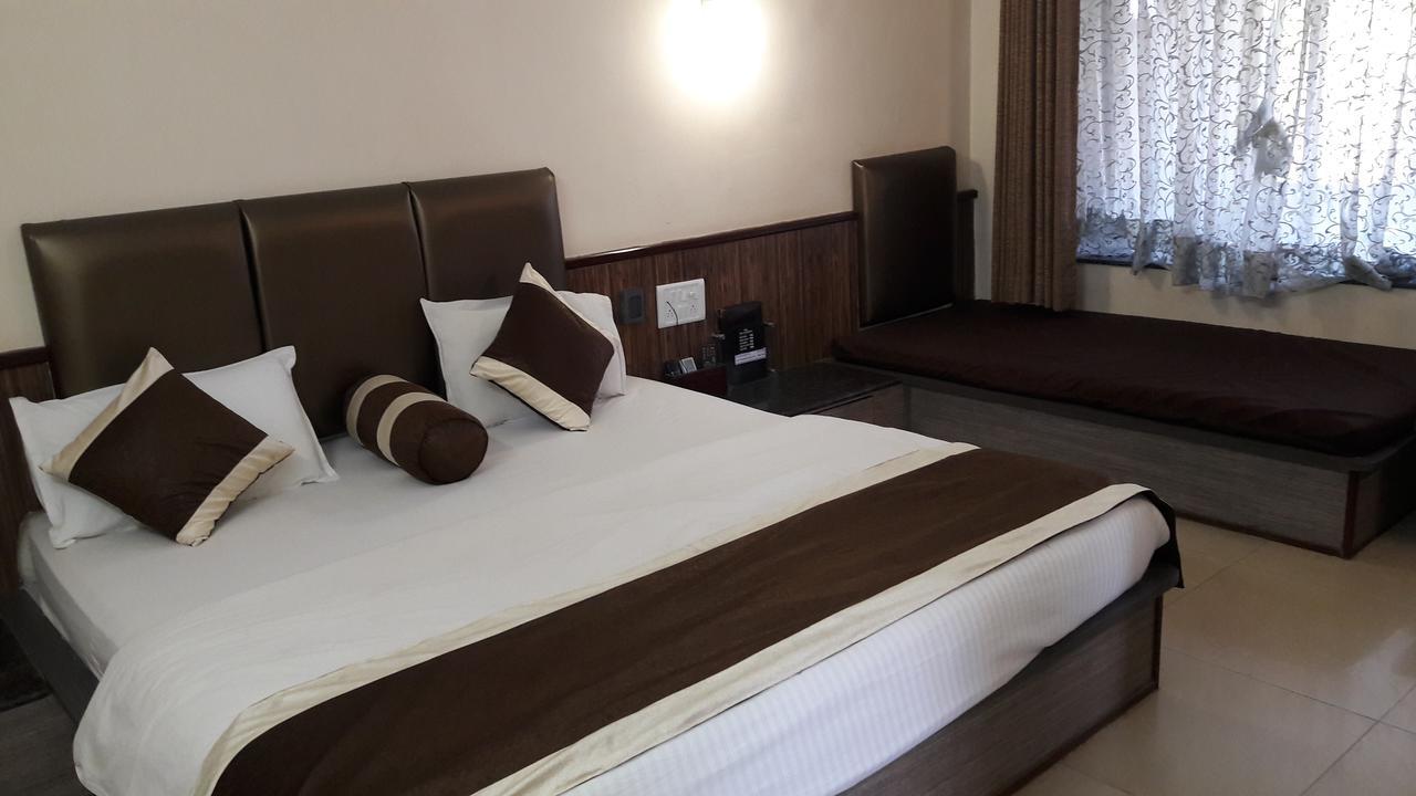 Savshanti Lake Resort Saputara Exteriör bild